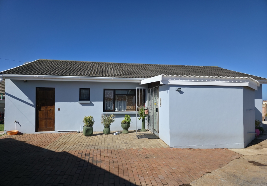 3 Bedroom Property for Sale in Wavecrest Eastern Cape